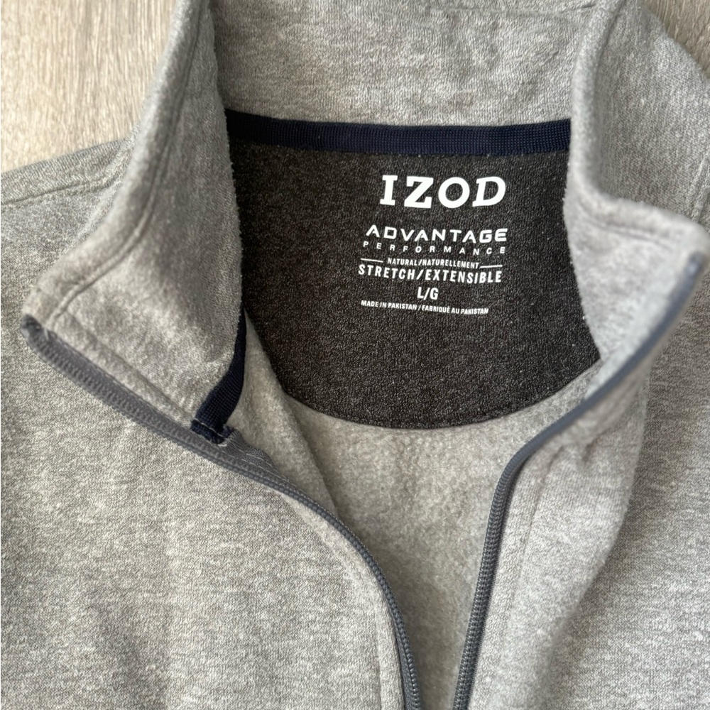 Izod Men's Gray Golf Zip-Up Sweater - Picture 3 of 3